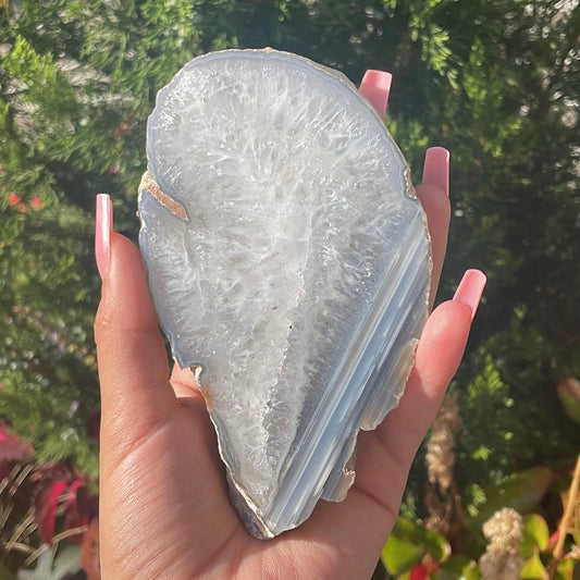 White agate slab